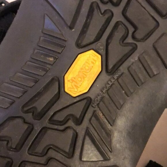 Chacos Z toe loop vibram soles, black, men’s size 10, EUC hiking camping outdoor main image 4